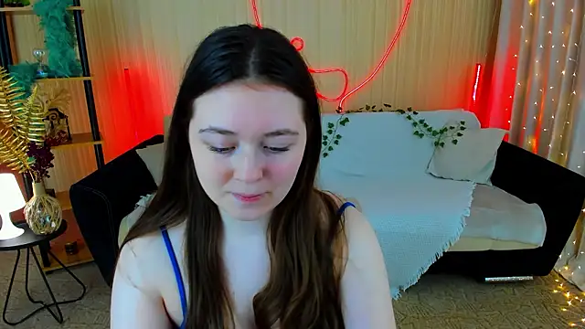 AlluringLookk online show from February 2026 04:38:02 PM