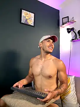 MarkSantozz online show from October 2025 06:32:02 PM