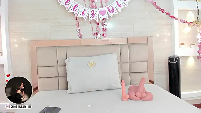 chloe murray online show from February 2026 12:01:02 PM