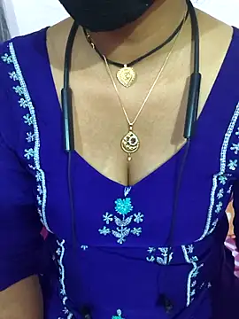 Snapshot of Love-pari077 chatting on February 2026 03:41:02 PM Love-pari077 online show from February 2026 03:41:02 PM