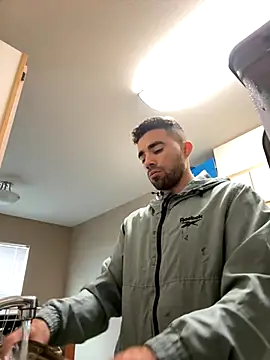 Snapshot of kelvin971011 chatting on October 2025 06:39:02 PM kelvin971011 online show from October 2025 06:39:02 PM