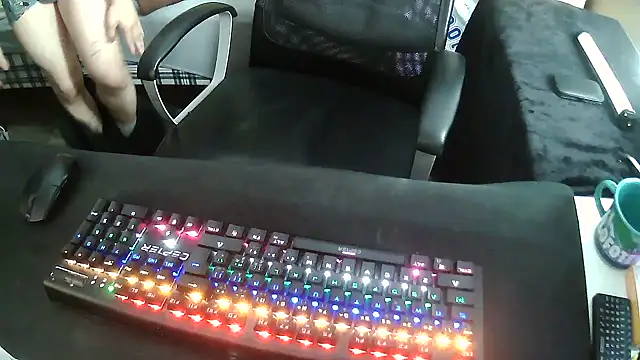 solooboy18 online show from September 2025 12:41:02 PM