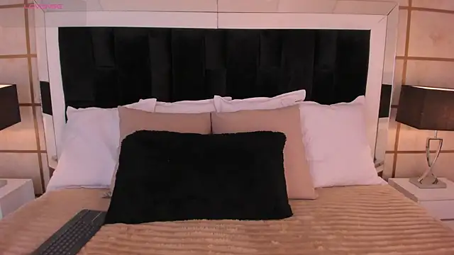 GretaVelvet online show from December 2025 08:59:01 PM