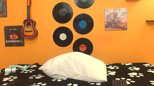 meisevil77 online show from September 2025 02:50:02 AM