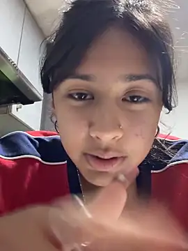 lynn9000 online show from October 2025 03:32:02 AM