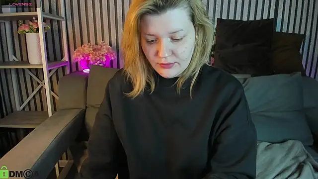 Snapshot of Michele_Greenn chatting on April 2026 01:07:01 AM Michele Greenn online show from April 2026 01:07:01 AM