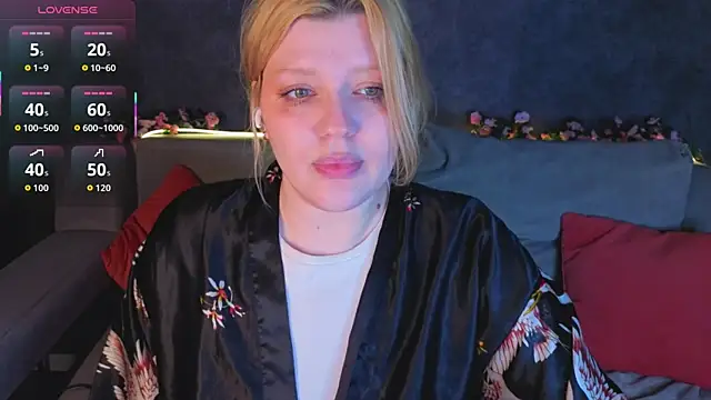 Snapshot of Michele_Greenn chatting on May 2026 04:07:02 AM Michele Greenn online show from May 2026 04:07:02 AM