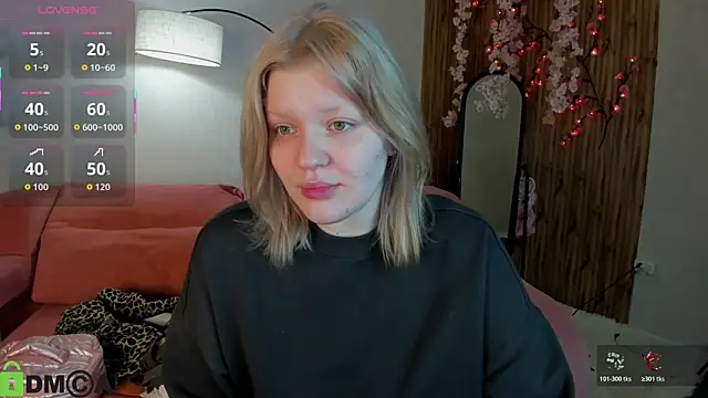 Snapshot of Michele_Greenn chatting on May 2026 01:10:02 AM Michele Greenn online show from May 2026 01:10:02 AM
