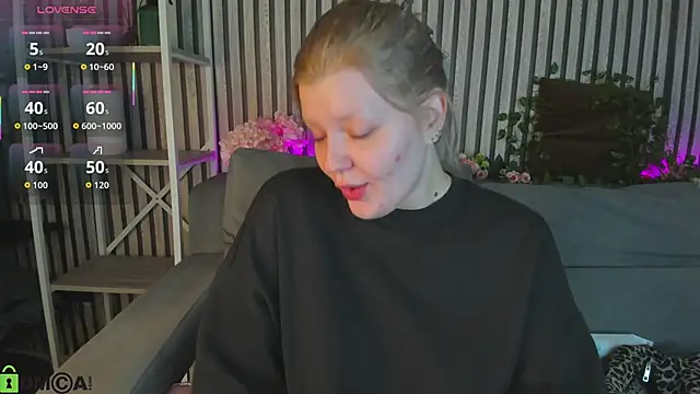 Snapshot of Michele_Greenn chatting on May 2026 01:11:02 AM Michele Greenn online show from May 2026 01:11:02 AM