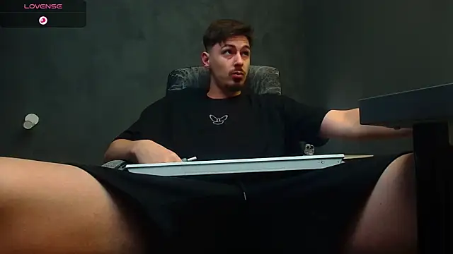 EnzoRace online show from September 2025 04:34:02 AM