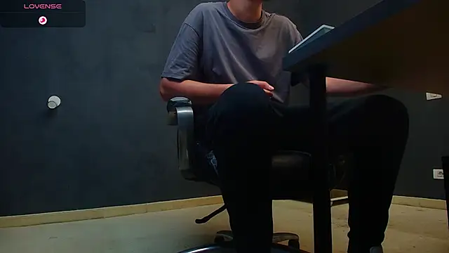 EnzoRace online show from September 2025 04:50:01 AM