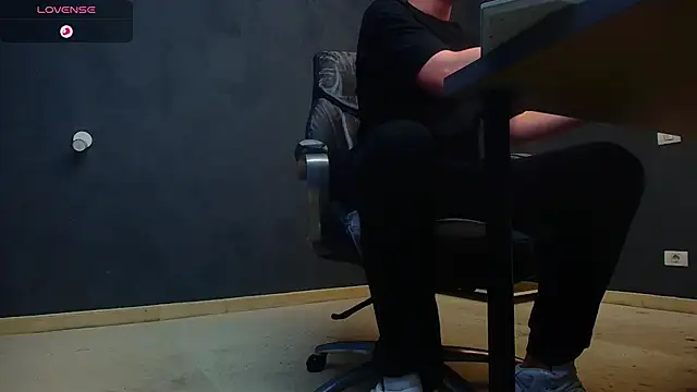 EnzoRace online show from October 2025 04:26:01 AM