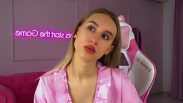 VictoriaHopsons online show from November 2025 06:38:02 AM