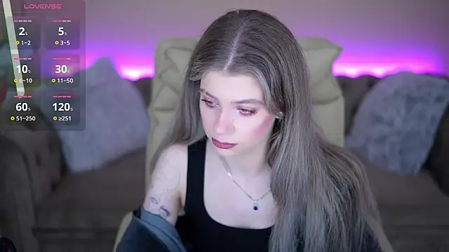 SandyLayy online show from June 2026 07:09:02 PM