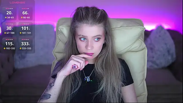 SandyLayy online show from June 2026 07:25:01 PM