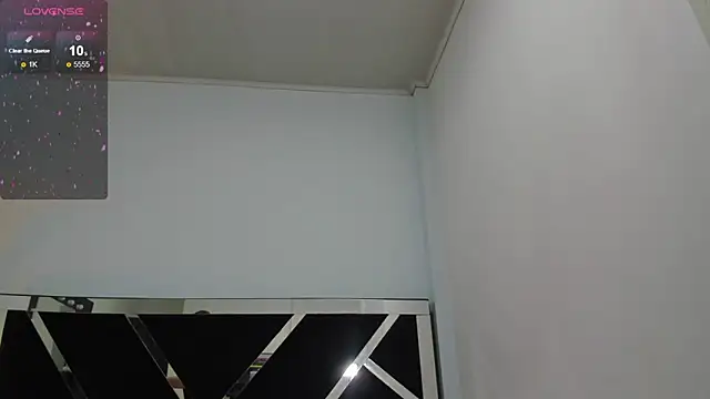 iisabella noa online show from December 2025 01:30:01 PM