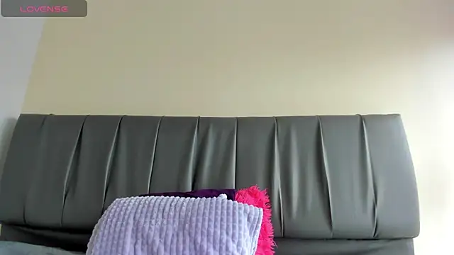 iisabella noa online show from March 2026 12:20:01 PM