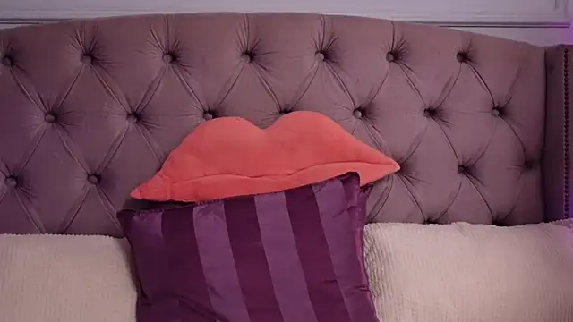 Snapshot of JenniferLovve chatting on July 2026 02:41:01 AM JenniferLovve online show from July 2026 02:41:01 AM