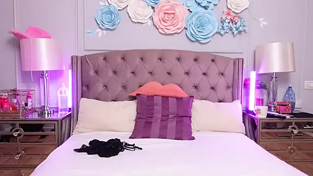 Snapshot of JenniferLovve chatting on July 2026 04:39:02 AM JenniferLovve online show from July 2026 04:39:02 AM