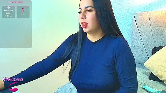 Aly Smith  online show from October 2025 11:31:01 AM