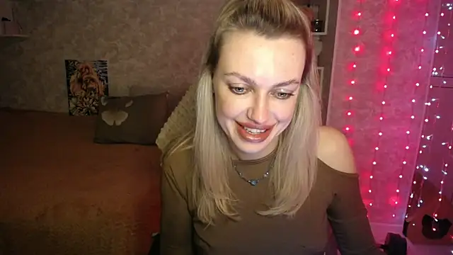 NickyAdamidi online show from November 2025 05:19:01 PM