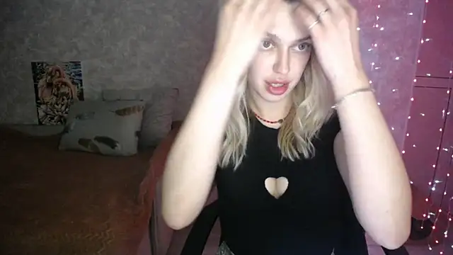 NickyAdamidi online show from November 2025 06:19:01 PM