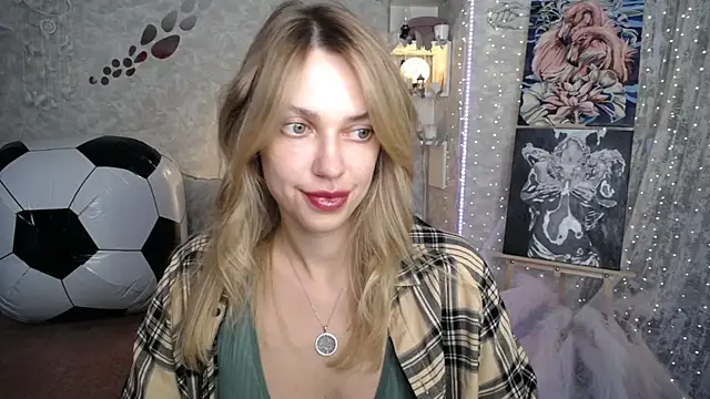 Snapshot of NickyAdamidi chatting on June 2026 04:11:01 PM NickyAdamidi online show from June 2026 04:11:01 PM