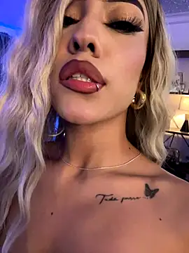 Snapshot of MystiqueXXX chatting on September 2025 01:44:02 PM MystiqueXXX online show from September 2025 01:44:02 PM