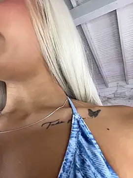 Snapshot of MystiqueXXX chatting on November 2025 01:23:01 PM MystiqueXXX online show from November 2025 01:23:01 PM