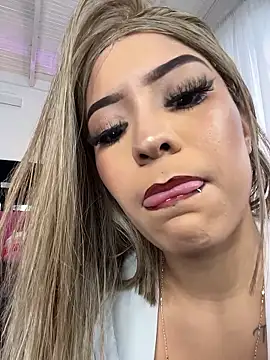 Snapshot of MystiqueXXX chatting on January 2026 01:16:01 PM MystiqueXXX online show from January 2026 01:16:01 PM