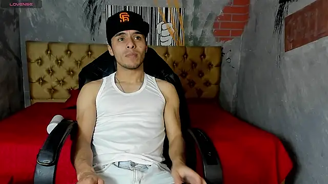 X Hache X online show from October 2025 07:10:02 PM