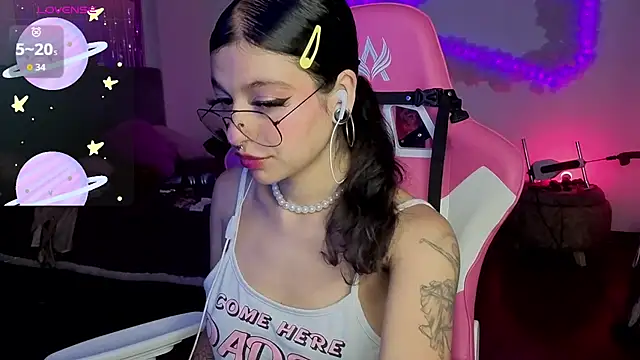 Snapshot of larah_uwu chatting on February 2026 07:30:02 PM larah uwu online show from February 2026 07:30:02 PM