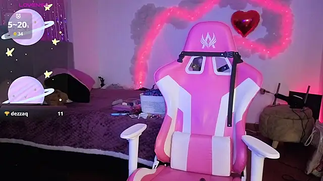 Snapshot of larah_uwu chatting on February 2026 07:32:02 PM larah uwu online show from February 2026 07:32:02 PM