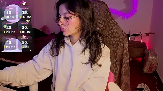 Snapshot of larah_uwu chatting on February 2026 07:56:02 PM larah uwu online show from February 2026 07:56:02 PM