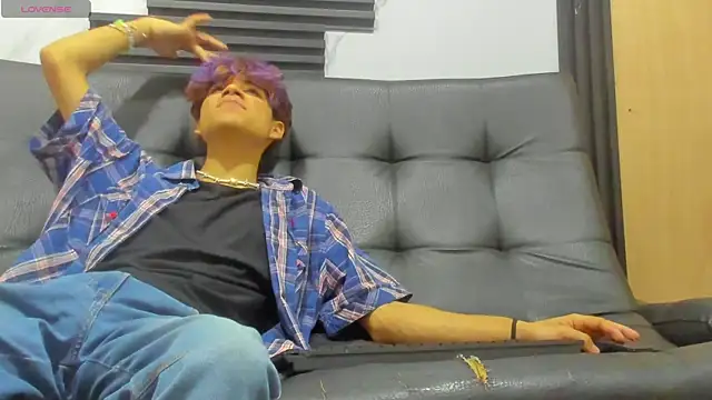 spicy adonhis online show from September 2025 12:43:02 PM