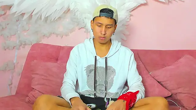 spicy adonhis online show from November 2025 01:10:01 PM