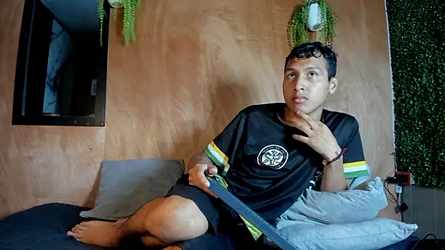 spicy adonhis online show from March 2026 01:22:01 PM