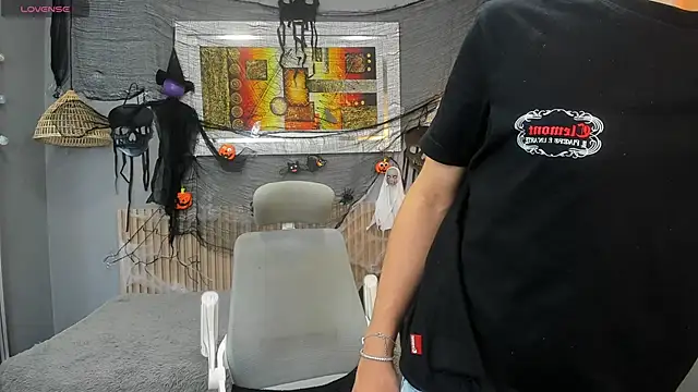 nathanclay online show from October 2025 03:31:02 AM