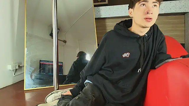  DantFox  online show from September 2025 08:25:01 PM