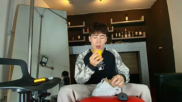  DantFox  online show from October 2025 08:17:01 PM