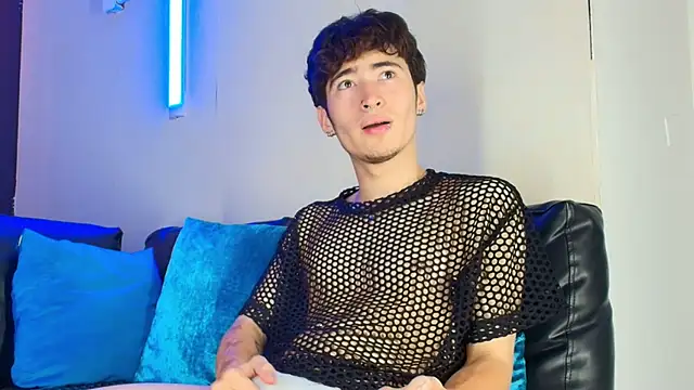  DantFox  online show from October 2025 08:11:02 PM