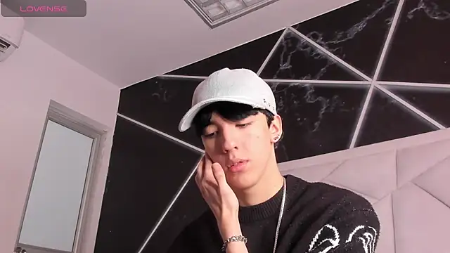 Snapshot of AerumChae chatting on June 2026 01:14:01 PM AerumChae online show from June 2026 01:14:01 PM