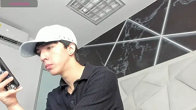 Snapshot of AerumChae chatting on June 2026 12:32:01 PM AerumChae online show from June 2026 12:32:01 PM