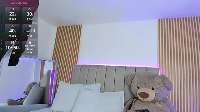 naishaa  online show from October 2025 06:58:01 PM