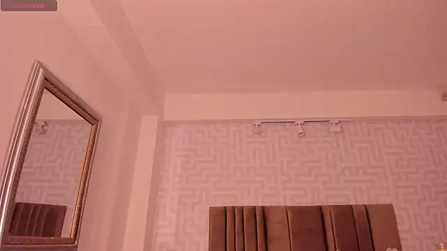 naishaa  online show from February 2026 06:48:01 PM