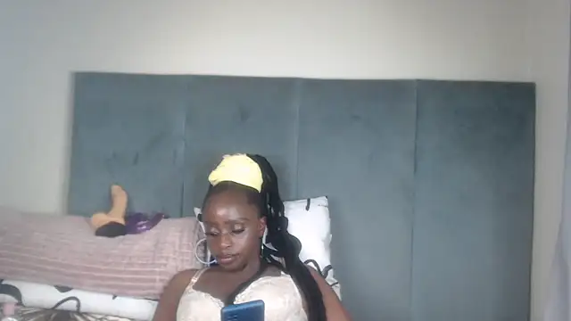 Jah-Queen online show from November 2025 10:19:02 PM