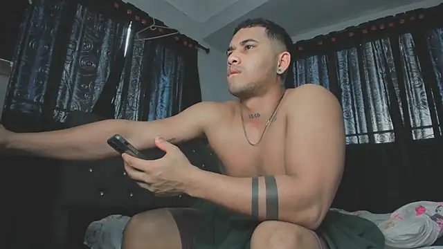 Snapshot of evan_hardy chatting on September 2025 09:19:02 PM evan hardy online show from September 2025 09:19:02 PM