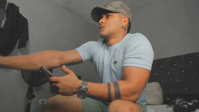 Snapshot of evan_hardy chatting on October 2025 02:56:01 AM evan hardy online show from October 2025 02:56:01 AM