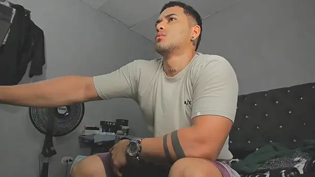 Snapshot of evan_hardy chatting on October 2025 09:27:01 PM evan hardy online show from October 2025 09:27:01 PM