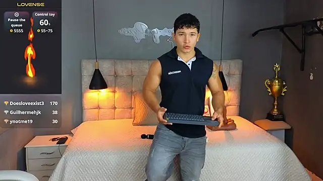 Horny nick18 online show from October 2025 12:23:02 PM
